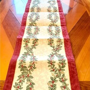 ❤️ Elegant Christmas  Red and Gold Table Runner